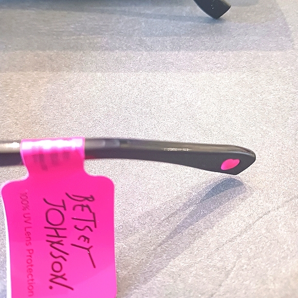 NWT Betsey Johnson Cat Eye Unique Pink Floral/Black Striped Sunglasses - Picture 6 of 13